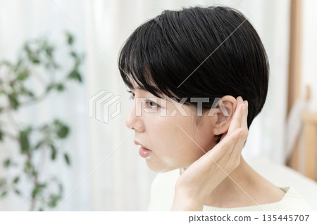 聽力損失的女性，突發性聽力損失 135445707