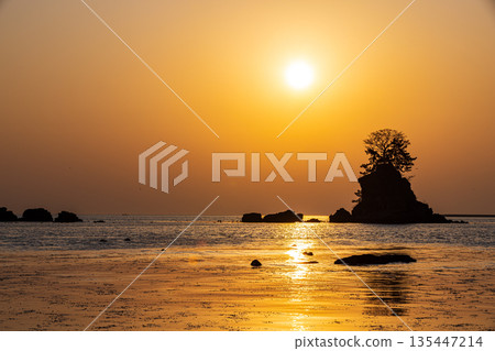 Spectacular views from Amaharashi Coast, Toyama Prefecture 135447214