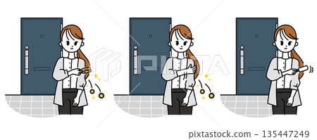 一個在入口處刷掉花粉的女人 135447249