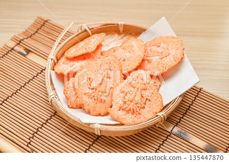 Squid crackers (spicy) 135447870