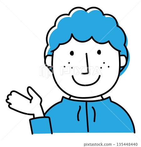 一位天生捲髮的男士正在帶團參觀 135448440