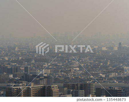 [High resolution] Cityscape covered in yellow sand 135448673