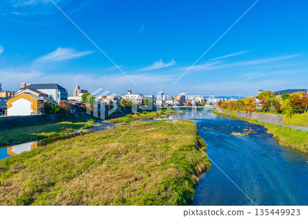 View of the upper reaches of the Kamo River from Shichijo Bridge, Kyoto City View of the upper reaches of the Kamo River from Shichijo Bridge, Kyoto City 135449923