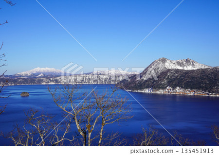 Lake Mashu in winter 2026 (Akan-Mashu National Park) Lake Mashu in winter 2026 (Akan-Mashu National Park) 135451913
