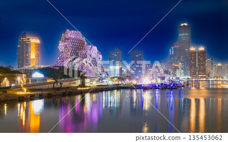 台灣高雄灣夜景 台灣高雄灣夜景 135453062