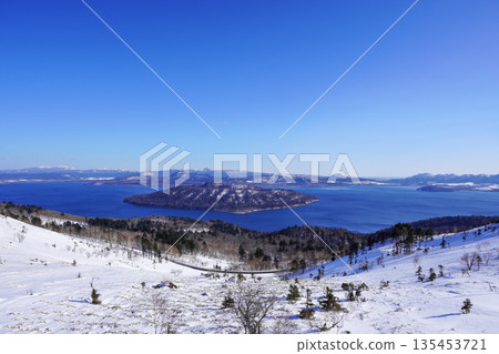 從美幌峠眺望屈斜路湖（2026年1月） 135453721