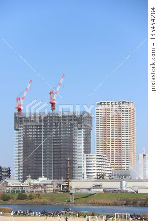 "Leaf City Ichikawa" and "I-link Town Ichikawa (The Towers West)" under construction 135454284