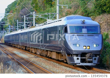 787號接力海鷗號列車在武雄溫泉站與西九州新幹線連接 135454378