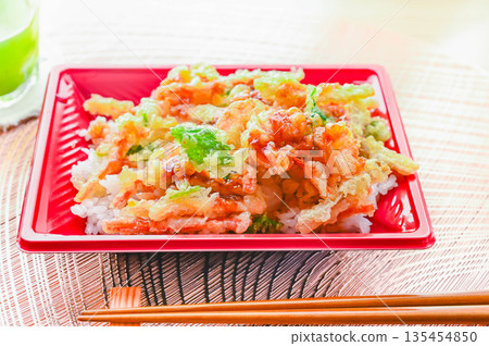 Shrimp and vegetable tempura bowl Shrimp and vegetable tempura bowl 135454850