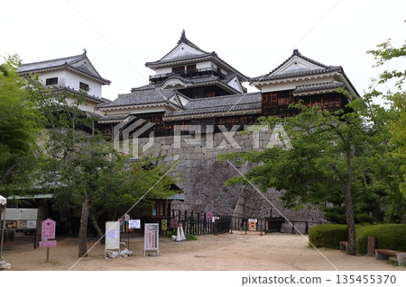 松山城：城山公園本丸廣場（愛媛郡松山市） 135455370