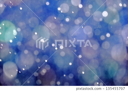 Out-of-focus rain falling in the early hours of the morning [Flash photography] [Bokeh] 135455707