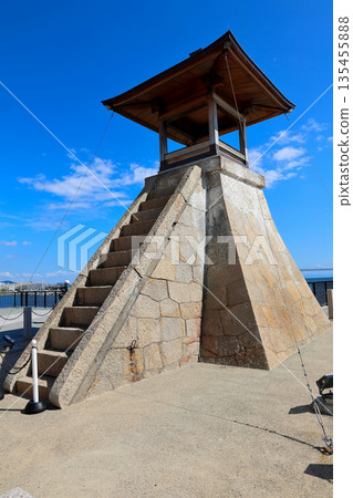 明石港及原鳩崎燈籠堂(原明石港燈塔) 明石港及原鳩崎燈籠堂(原明石港燈塔) 135455888