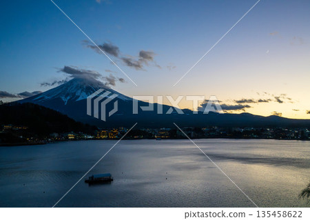 Sunset and Lake Kawaguchi, Mt. Fuji in winter 135458622