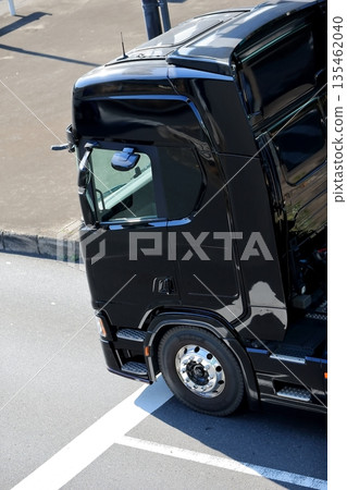 Trailer truck image 135462040