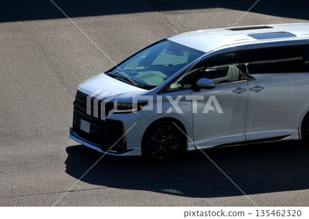 White minivan image White minivan image 135462320