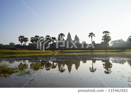 吳哥窟,柬埔寨暹粒的熱門旅遊景點 吳哥窟,柬埔寨暹粒的熱門旅遊景點 135462982