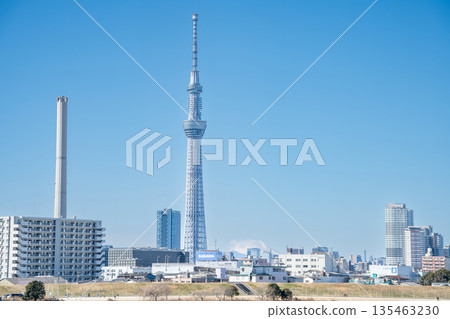 從荒川河床看到的「東京」東京晴空塔 從荒川河床看到的「東京」東京晴空塔 135463230