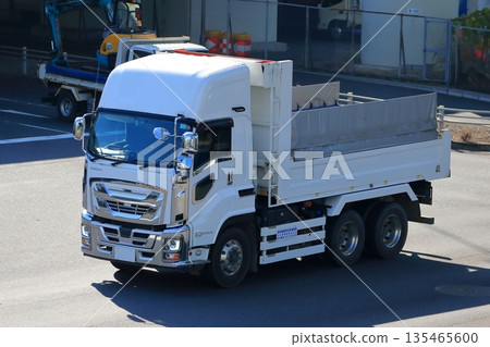 Dump truck image 135465600