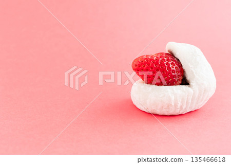 Strawberry Daifuku Strawberry Daifuku 135466618