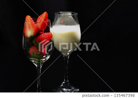 一杯草莓牛奶（4） 135467398