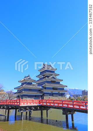 長野縣松本市、國寶松本城及埋橋風景 135467582