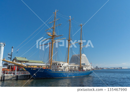 A ship anchored at the port A ship anchored at the port 135467990