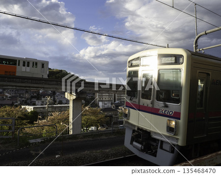 京王線與多摩都市單軌電車 京王線與多摩都市單軌電車 135468470