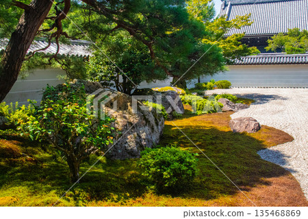 [Kyoto Scenery] Nanzenji Temple (1) Hojo Garden "Tiger Cub Crossing Garden" 135468869