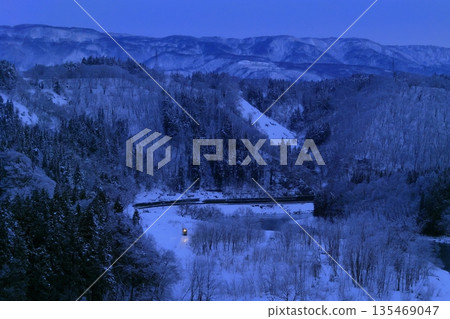 Snow-covered Iiyama Line Snow-covered Iiyama Line 135469047