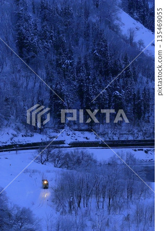 積雪覆蓋的飯山線 積雪覆蓋的飯山線 135469055