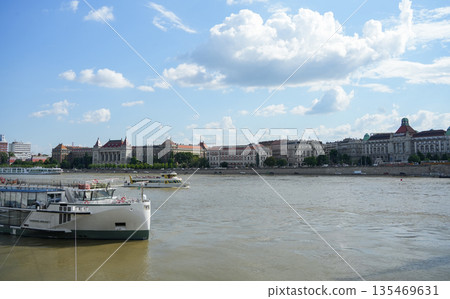Hungary_Budapest_Banks of the Danube 135469631