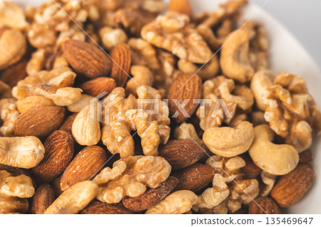 混合堅果 135469647