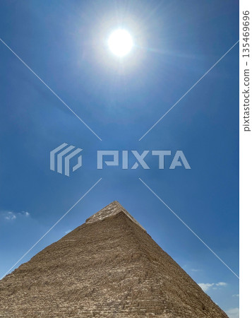 Egypt, Giza, Three Great Pyramids, Pyramid of Khafre 135469696