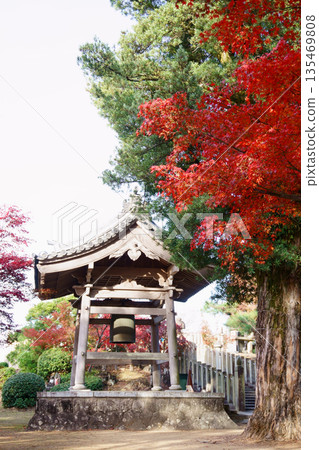 繼高觀音邪光院 - 秋葉與鐘樓 繼高觀音邪光院 - 秋葉與鐘樓 135469808