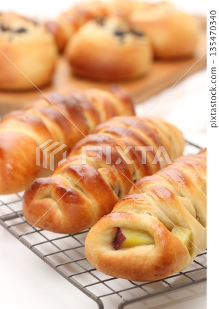 Braided sweet potato bread Braided sweet potato bread 135470340