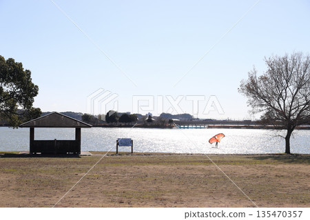 加古池的冬季景色（兵庫縣伊波町） 135470357