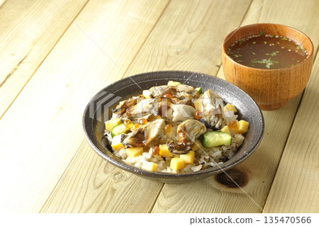 Oyster chirashi sushi and clear soup 135470566