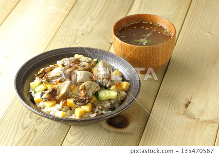 Oyster chirashi sushi and clear soup 135470567