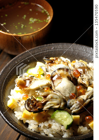 Oyster chirashi sushi and clear soup 135470590