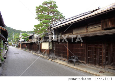 Omihachiman's streetscape: Shinmachi Street 135471421