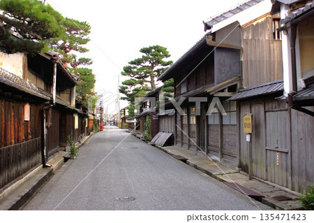 Omihachiman's streetscape: Shinmachi Street 135471423