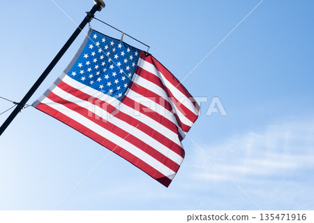 星條旗在風中 135471916