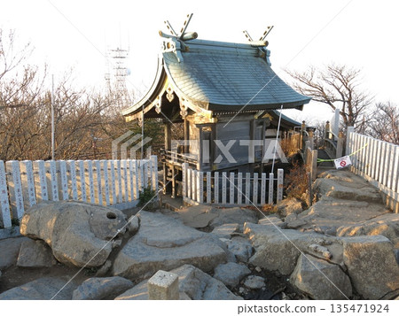 筑波山女台山頂(女台山正殿及筑波山三角測量點) 筑波山女台山頂(女台山正殿及筑波山三角測量點) 135471924