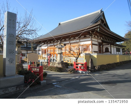 Tochigi City, Tochigi Prefecture! The main hall of Manpukuji Temple Tochigi City, Tochigi Prefecture! The main hall of Manpukuji Temple 135471950