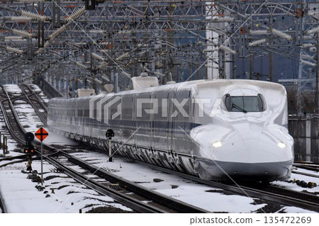 Tokaido Shinkansen: Maibara Station in winter, high-speed running scene Tokaido Shinkansen: Maibara Station in winter, high-speed running scene 135472269