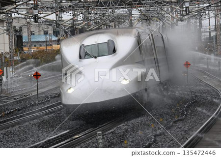 Tokaido Shinkansen, Maibara Station, high-speed running scene, the world of super telephoto photography Tokaido Shinkansen, Maibara Station, high-speed running scene, the world of super telephoto photography 135472446