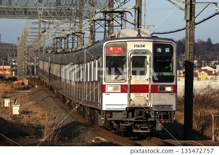 [東武] 10030系列特急（東城線：東松山～高崎） 135472757