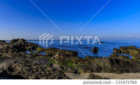 Araihama Beach in Aburatsubo on the Miura Peninsula Araihama Beach in Aburatsubo on the Miura Peninsula 135472769