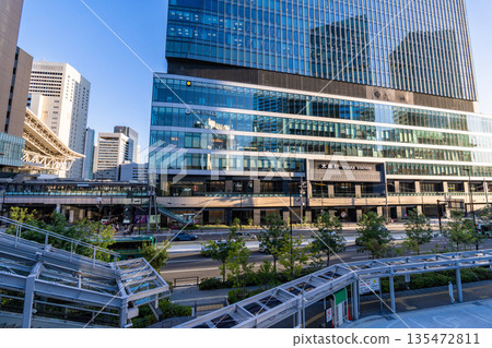 大阪府：大阪市中心梅田的城市景觀 135472811