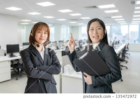 兩個運營商 兩個運營商 135472972